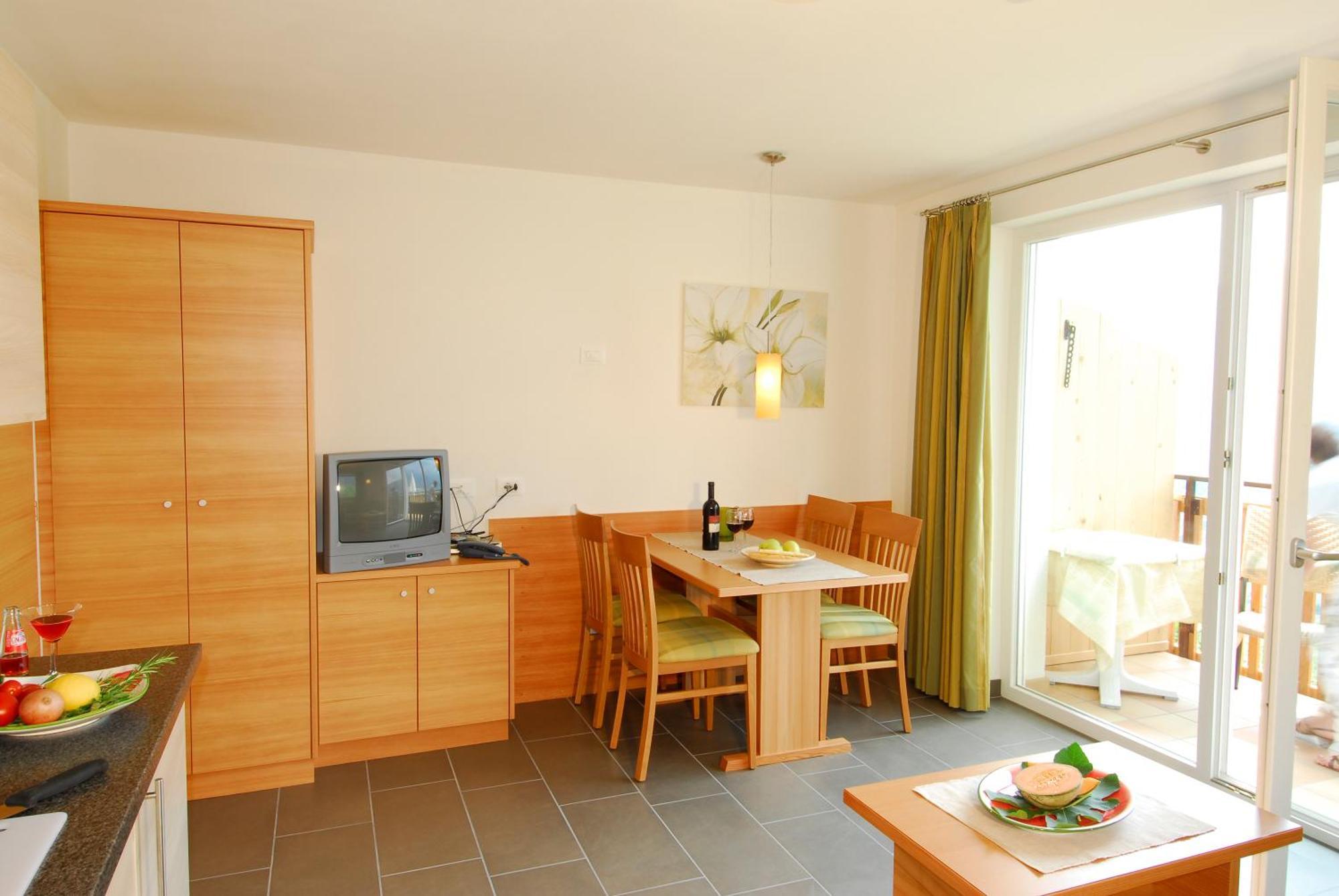 Hotel - Appartements Schmied Hans Scena Quarto foto